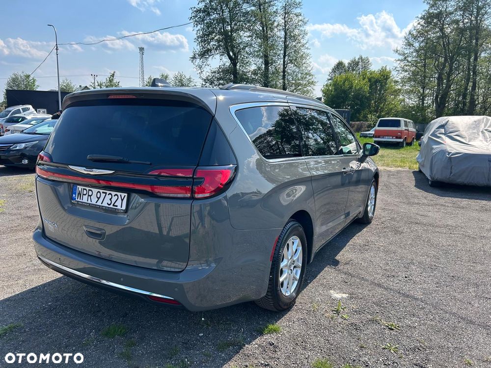 Chrysler Pacifica - 5