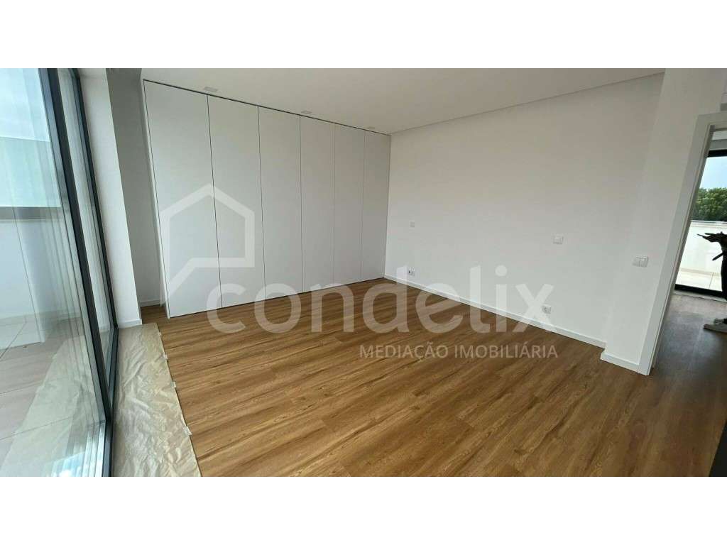 Moradia T4 Moradia Premium T4 com 3 Frentes a 500m da Praia - Salgu... - Grande imagem: 3/40