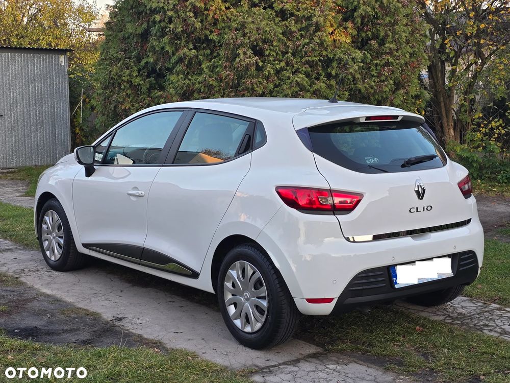 Renault Clio 1.2 16V Limited - 32