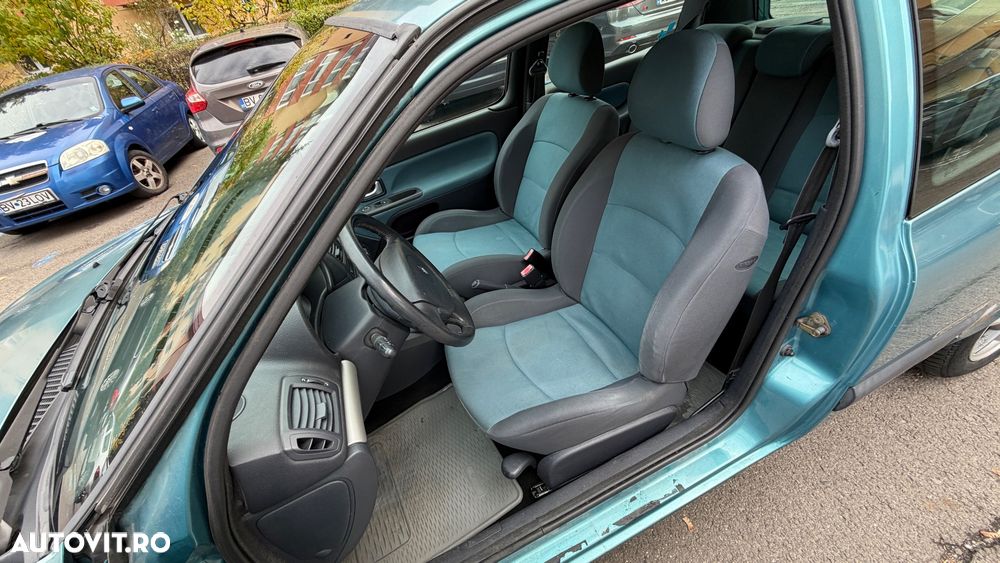 Renault Clio - 8