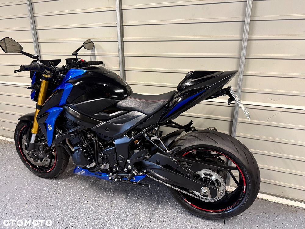 Suzuki GSX - 14