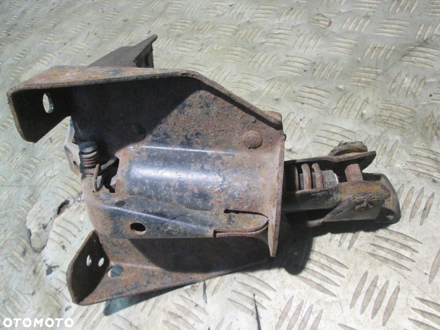 MOCOWANIE KOŁA ZAPASOWEGO SEAT ALHAMBRA MK1 1995-2000 7M0803660D - 3