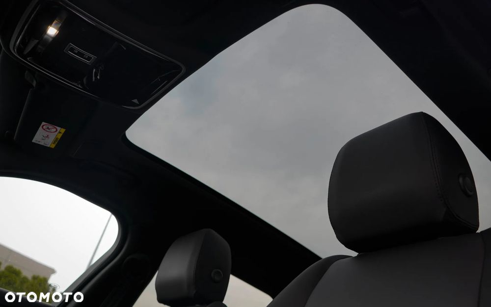Land Rover Range Rover Velar 3.0 P400 mHEV Dynamic SE - 11