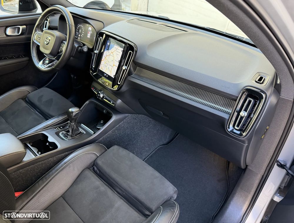 Volvo XC 40 1.5 T3 R-Design Tech Edition - 21