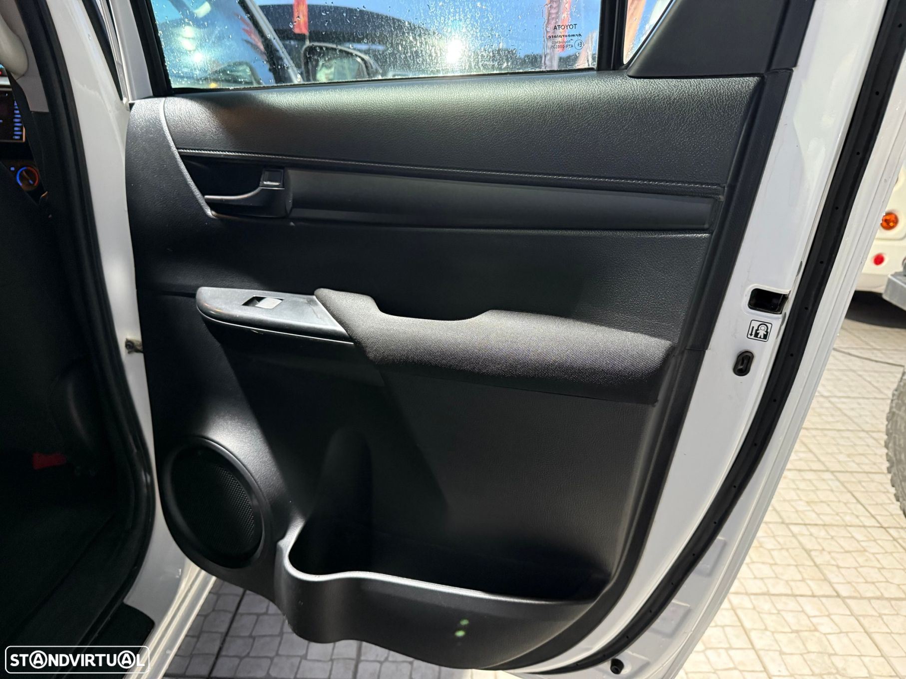 Toyota Hilux 2.4 D-4D 4WD CD CH - 14
