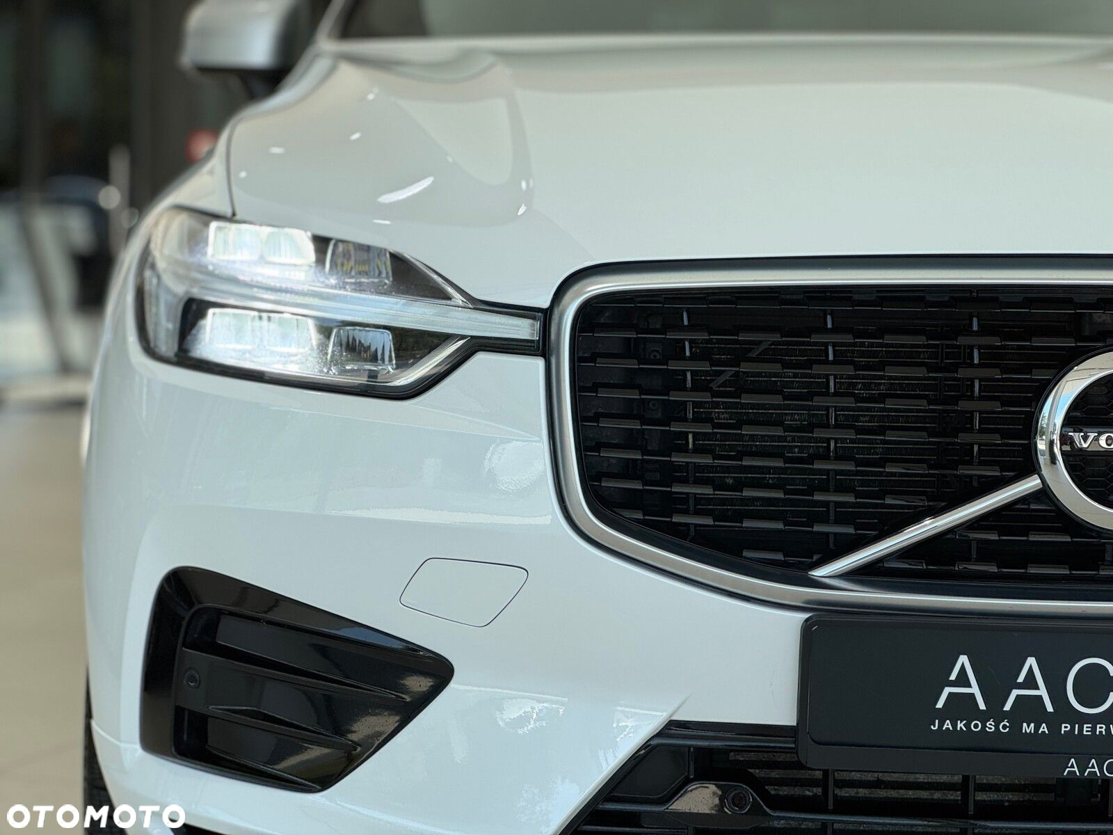 Volvo XC 60 T5 AWD R-Design - 40