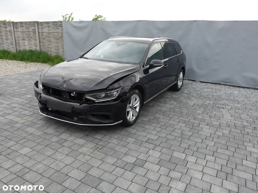 Volkswagen Passat 2.0 TDI SCR DSG Elegance - 3
