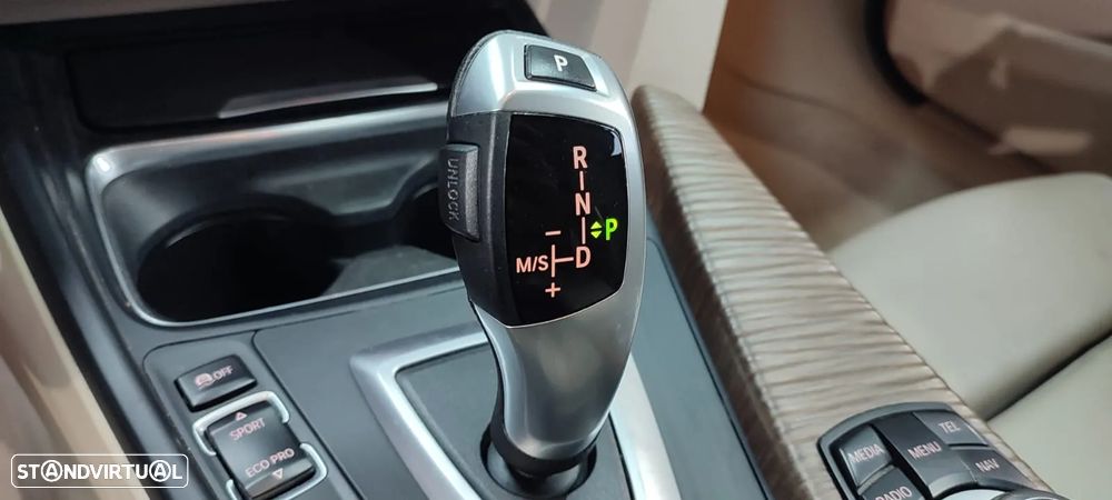 BMW 320 d Touring Aut. Sport Line - 33