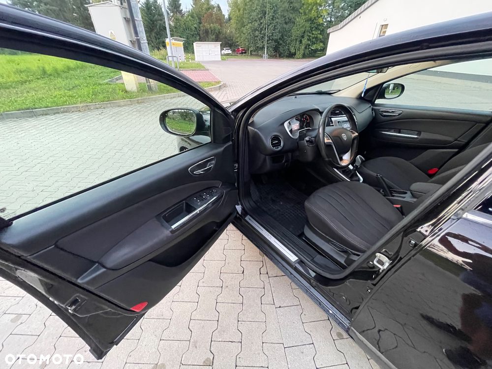 Lancia Delta 1.6 MJ Silver - 8