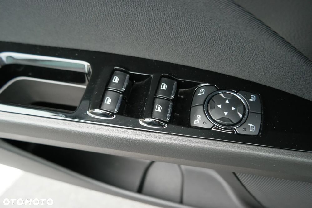 Ford Mondeo - 22