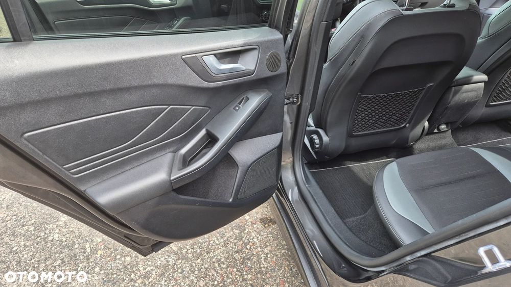 Ford Focus 2.0 EcoBlue ST - 14