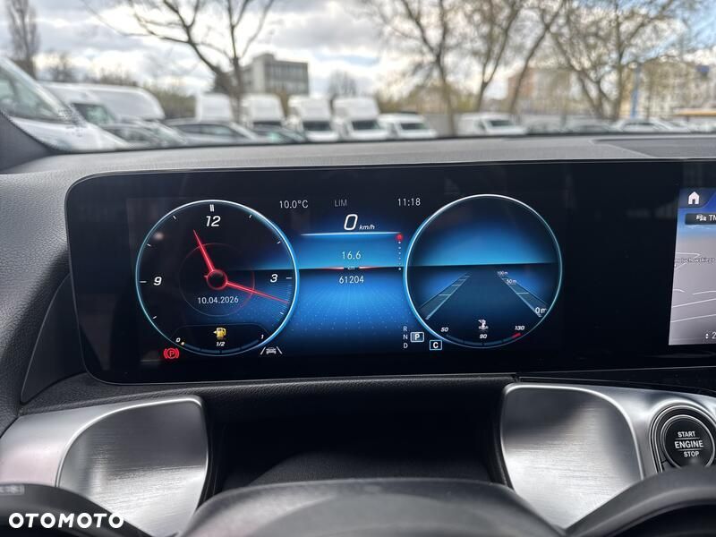 Mercedes-Benz GLB 200 7G-DCT - 11