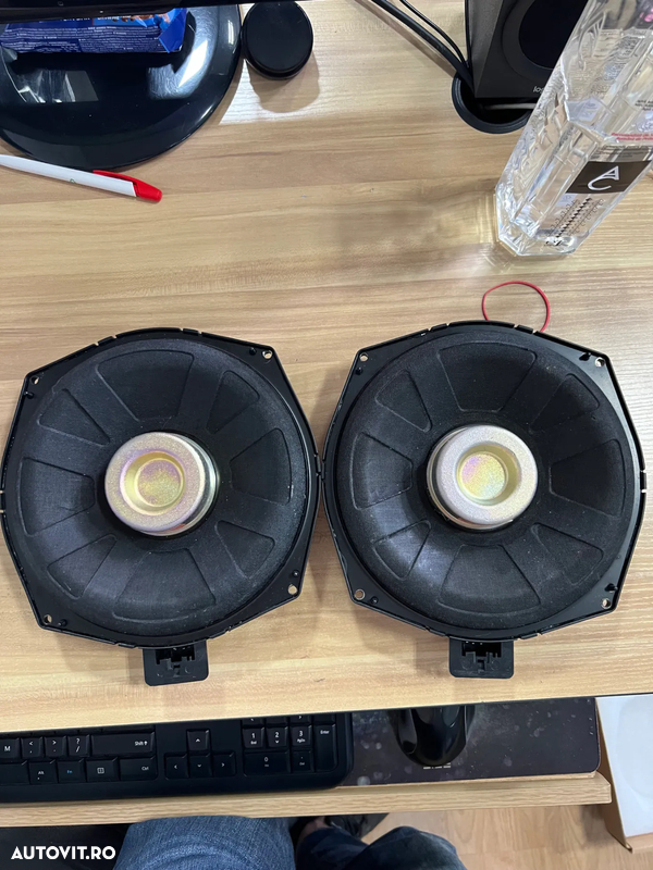 subwoofer bass harman kardon BMW F10 F11 F 06 F12 F13 stanga/dreapta subwoofere harman kardon BMW seria5 seria6  800 lei ambele