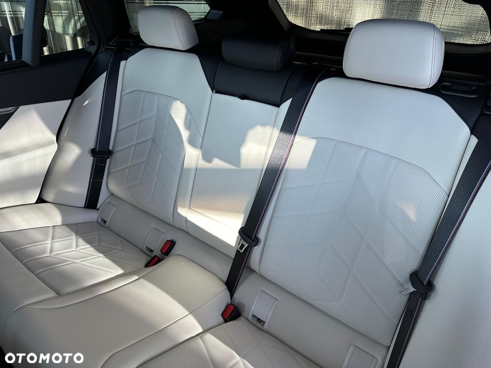 BMW Seria 5 520d xDrive mHEV - 26