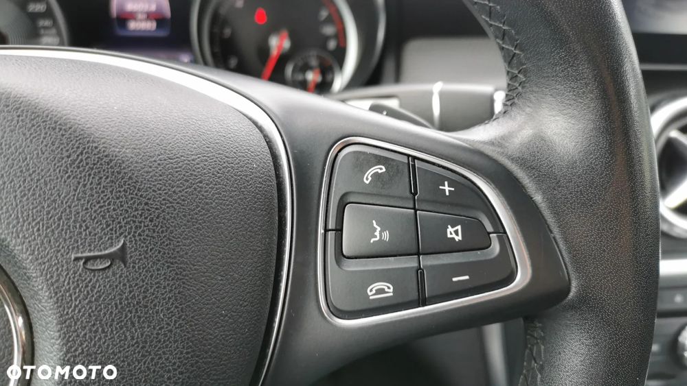 Mercedes-Benz GLA 180 7G-DCT Style - 13