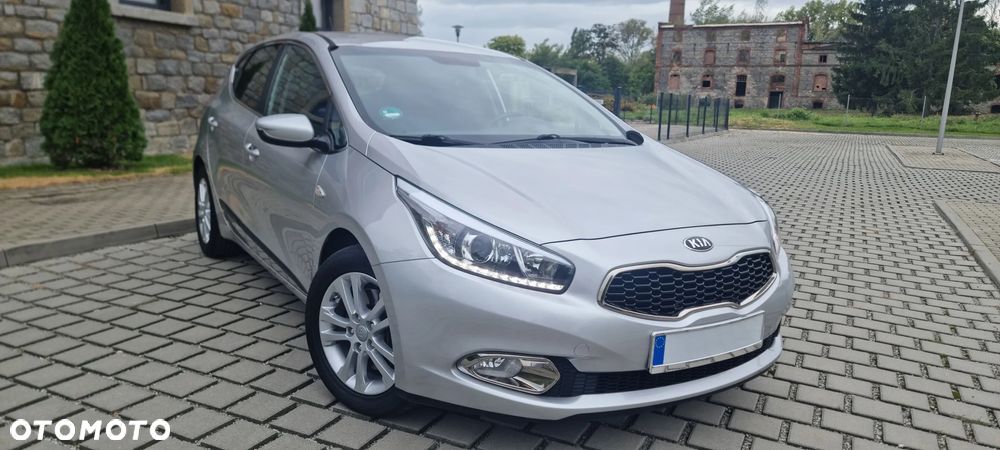 Kia Ceed 1.4 CVVT Dream Team Edition - 2