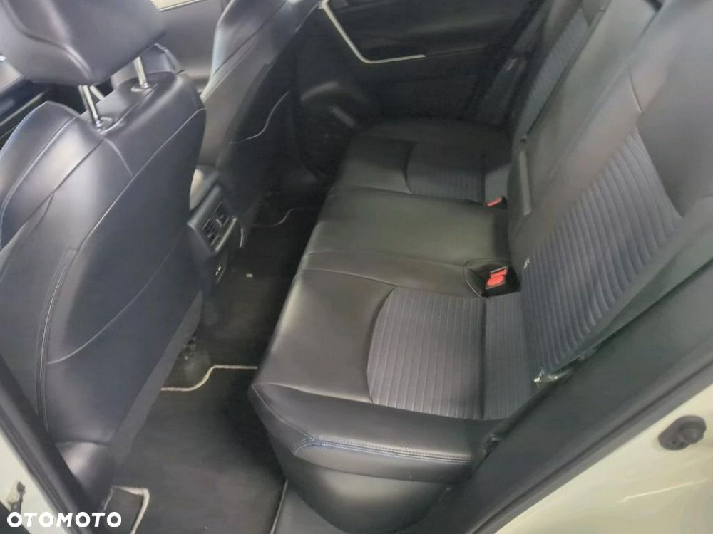 Toyota RAV4 - 9