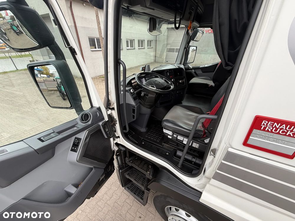 Renault T440 - 13