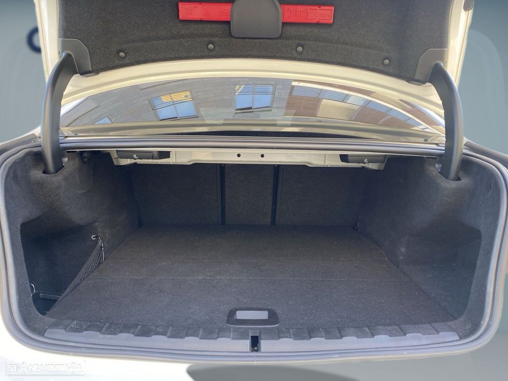 BMW 320 e Auto - 15