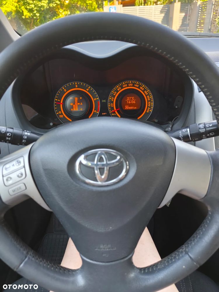 Toyota Auris 1.4 D-4D Luna - 6