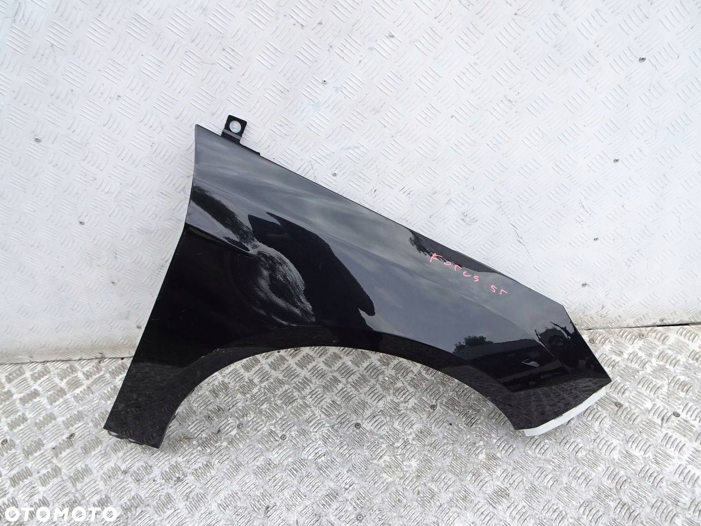 Błotnik PRAWY przód Ford Focus MK3 FB - 2