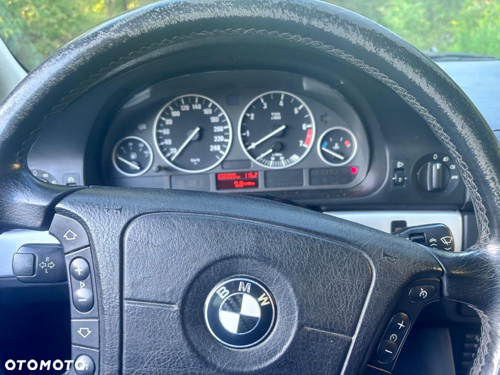 BMW Seria 5 520i - 10