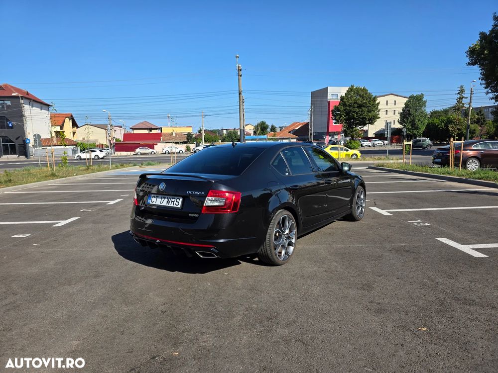 Skoda Octavia 2.0 TSI RS - 12