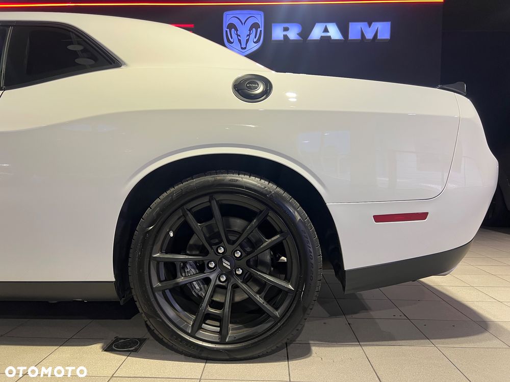 Dodge Challenger 6.4 Scat Pack - 10