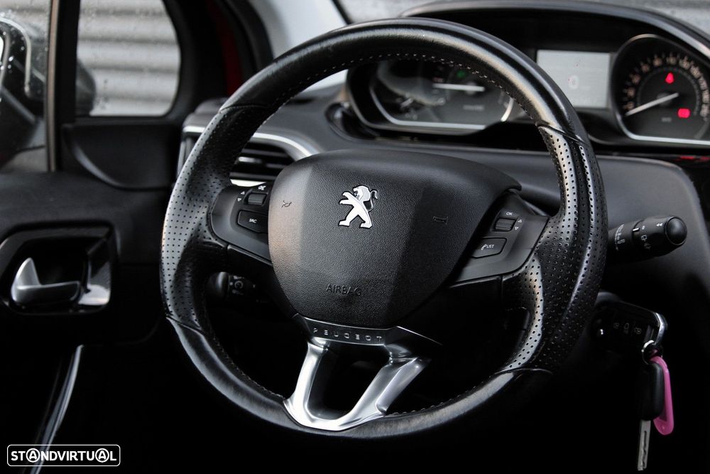 Peugeot 208 PureTech 82 Allure - 25