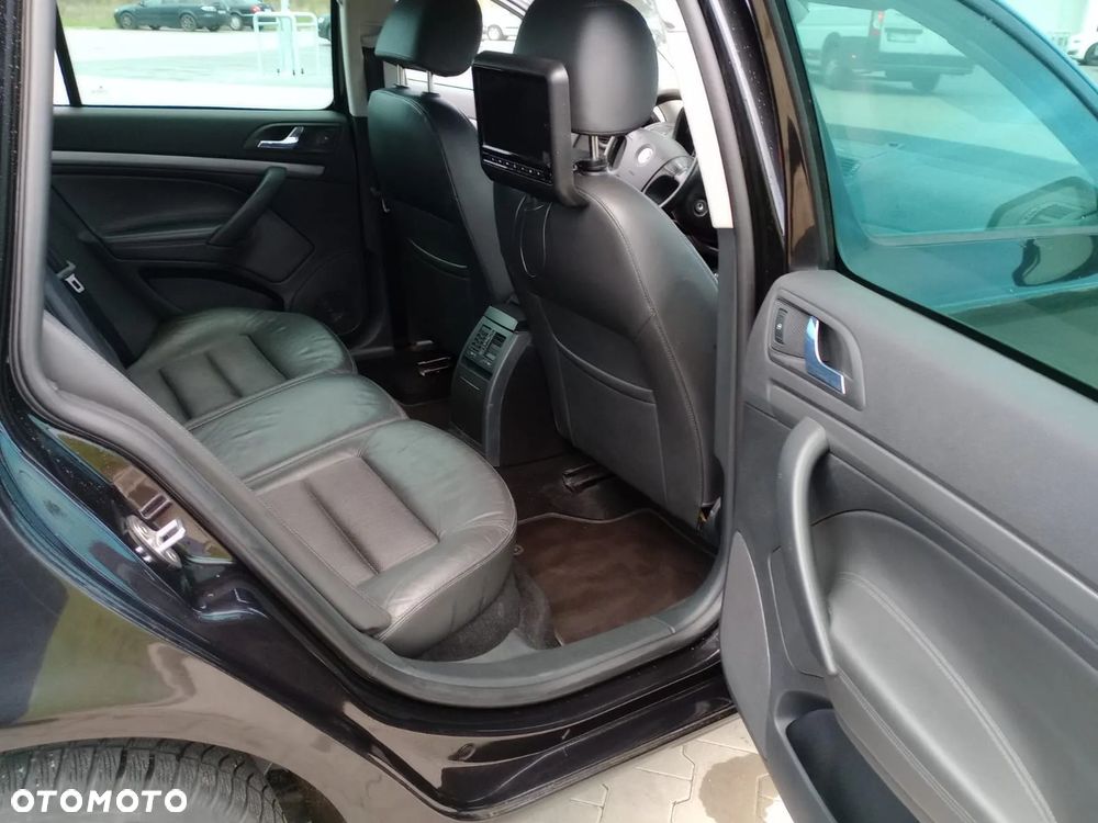Skoda Octavia Combi 2.0 TDI DSG Elegance - 17