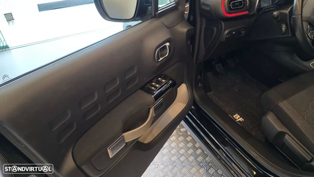 Citroën C3 1.2 PureTech Shine - 32