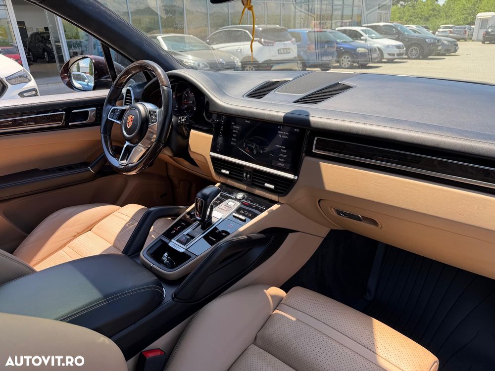 Porsche Cayenne - 8