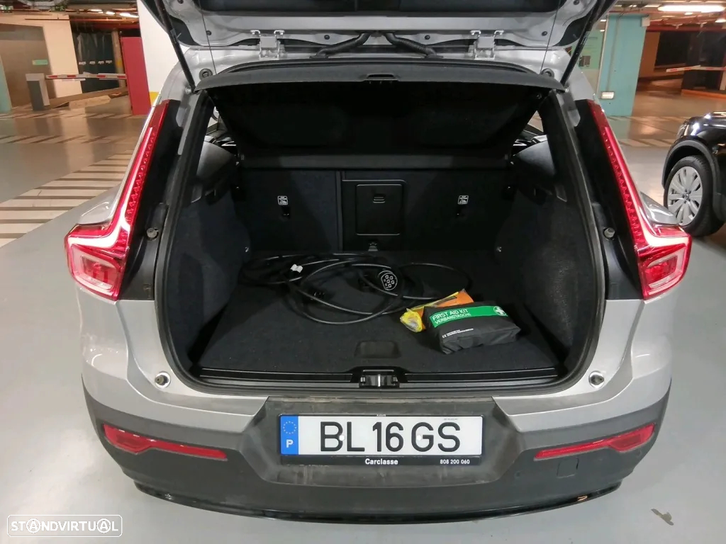 Volvo XC 40 Recharge Core - 12