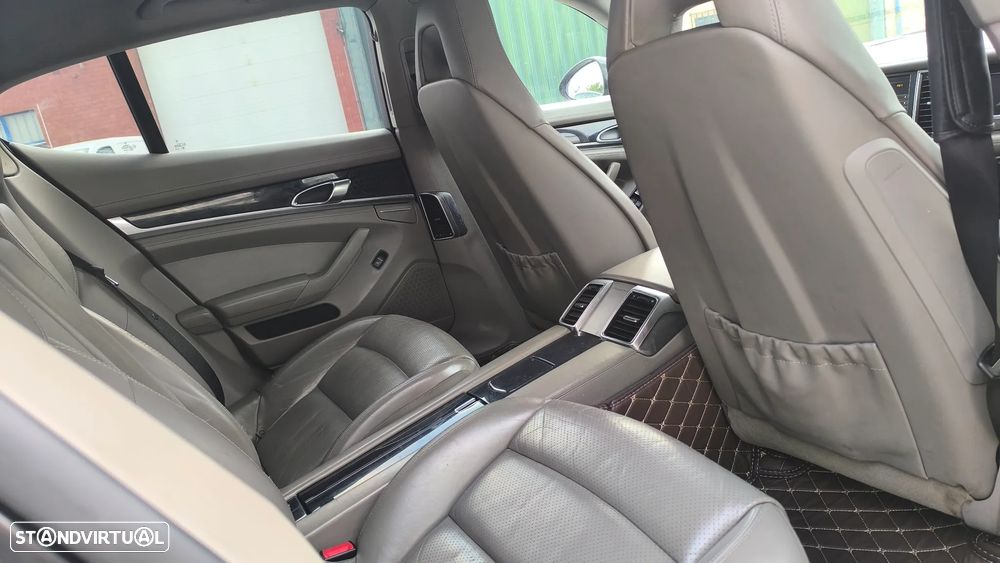 Porsche Panamera 4 Platinum Edition PDK - 16