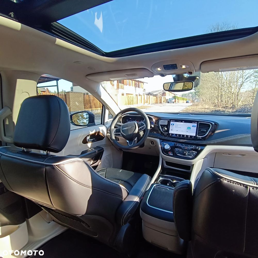 Chrysler Pacifica - 8