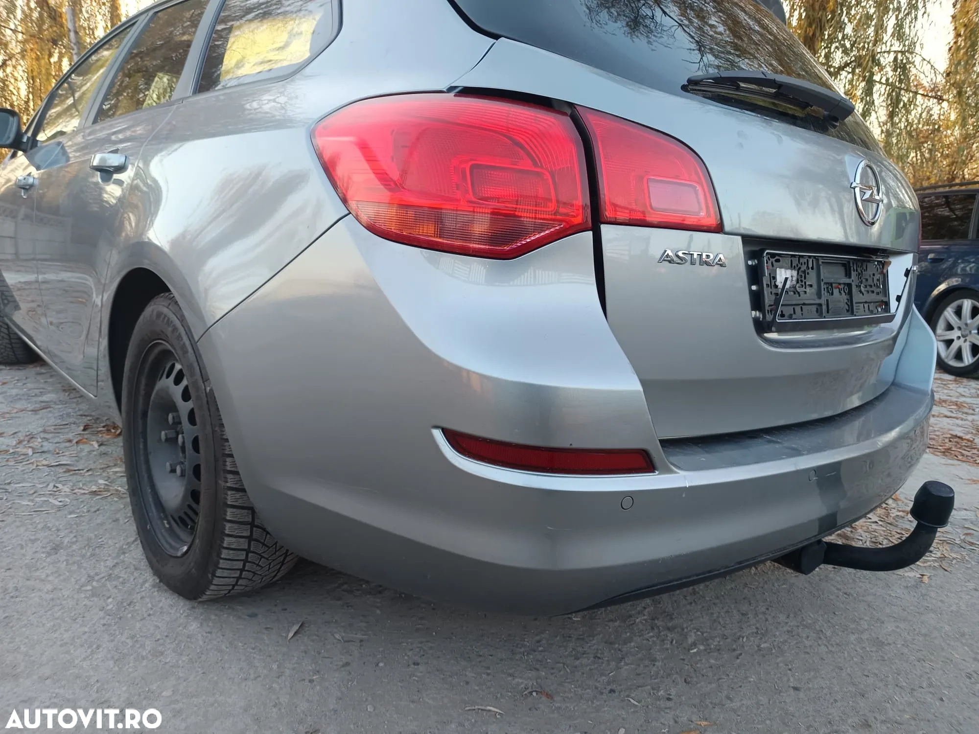 Dezmembram Opel Astra J Combi 2012 1.7 Diesel, cutie manuala - 3
