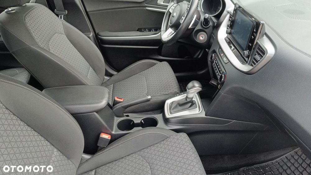 Kia Ceed 1.5 T-GDI L Business Line Plus DCT - 10