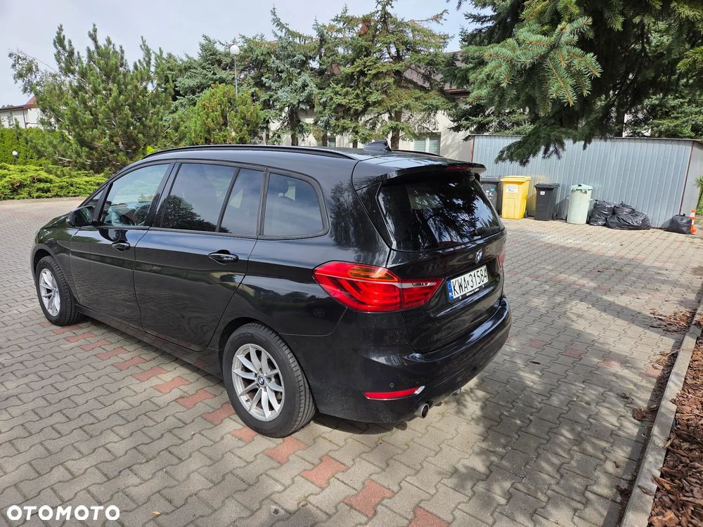 BMW Seria 2 216d - 8