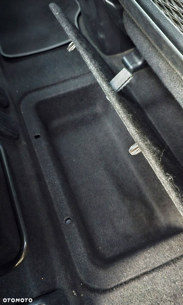 Kia Carens 1.7 CRDi Vision - 25