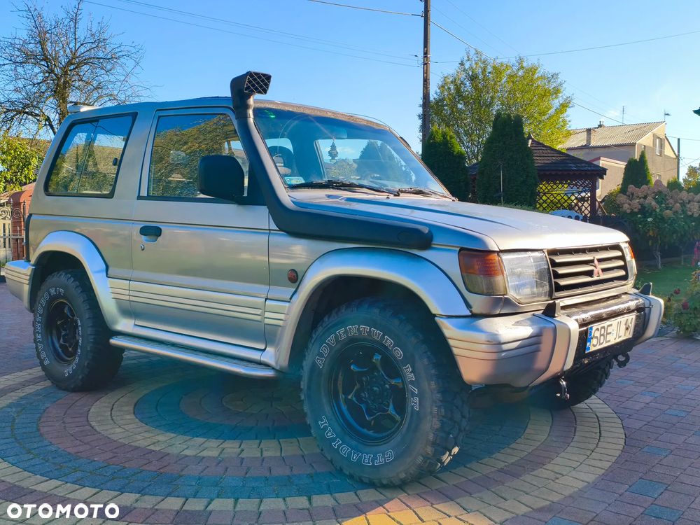 Mitsubishi Pajero - 12