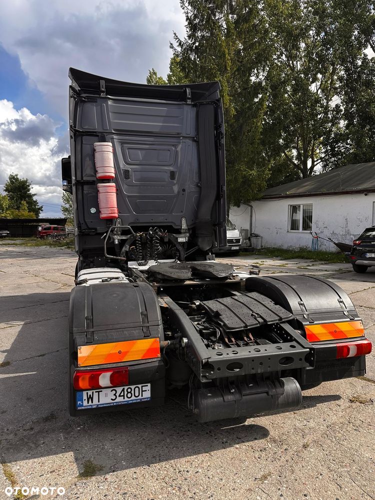 Mercedes-Benz actros - 8