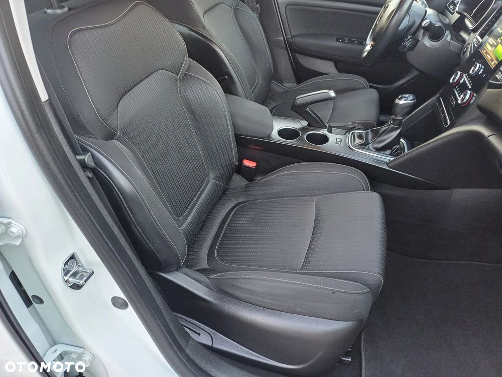 Renault Megane 1.5 Blue dCi Intens - 25