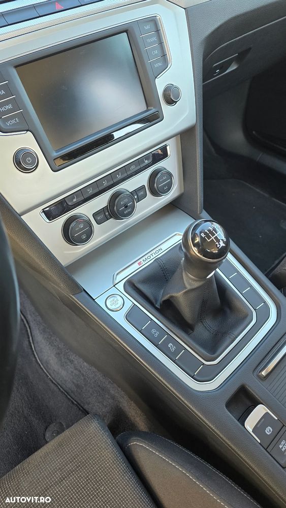 Volkswagen Passat 2.0 TDI 4Motion Comfortline - 9