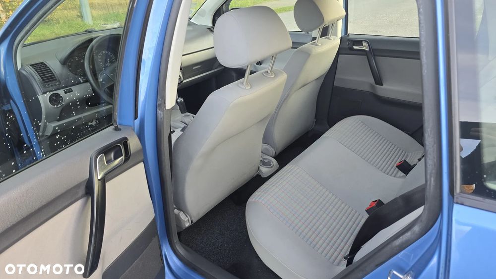 Volkswagen Polo 1.4 16V Trendline - 27