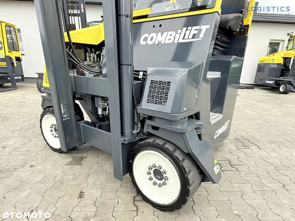 Combilift WÓZEK CZTEROKIERUNKOWY - WIELOKIERUNKOWY / CB4000 / GAS / TRIPLEX 5200MM / WOLNY SKOK / POZYCJONER WIDEŁ / PRZESUW WIDEŁ / STAN IDEALNY / Szeroka oferta wózków czterokierunkowych i bocznych, dopasowanych do różnorodnych potrzeb i zastosowań - 41