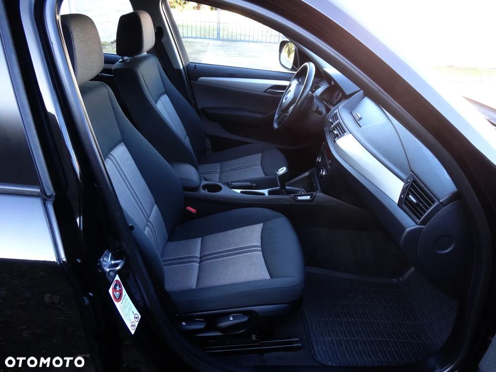 BMW X1 sDrive18d Sport Line - 23
