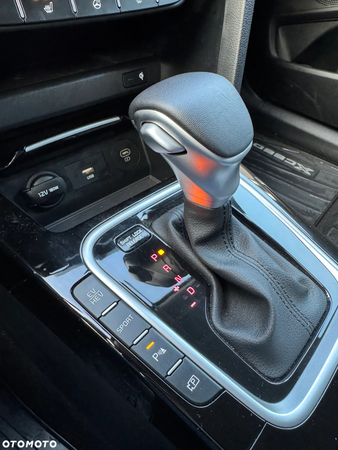 Kia XCeed - 10