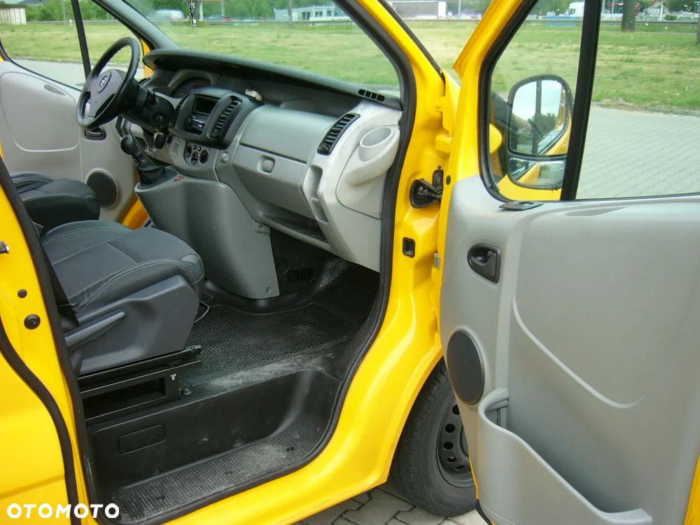 Opel Vivaro LONG 2,5 dci 115 Ps - 12