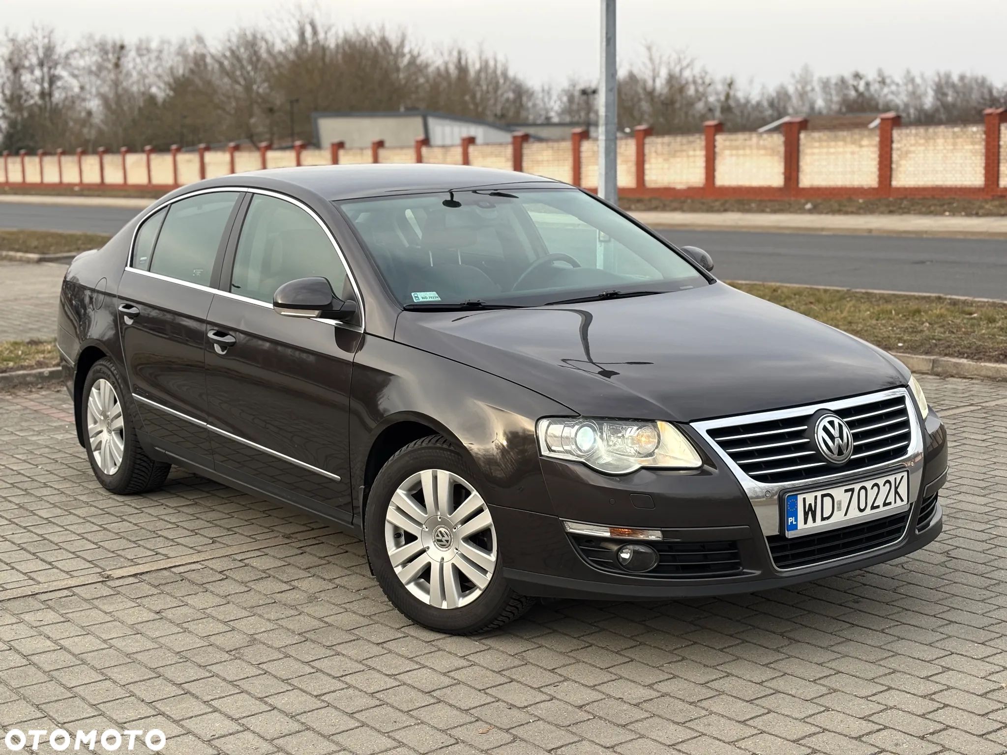 Volkswagen Passat 2.0 TDI DPF Highline DSG - 1