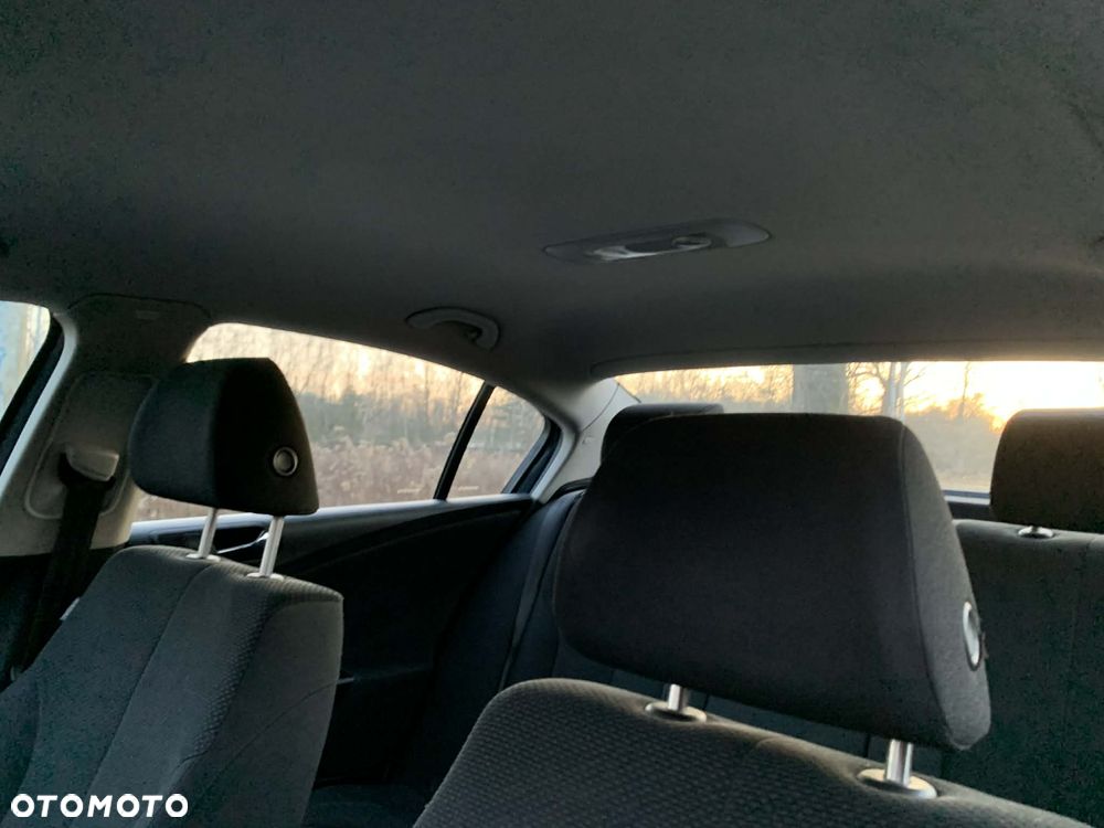 Volkswagen Passat 1.9 TDI DPF BlueMotion - 13